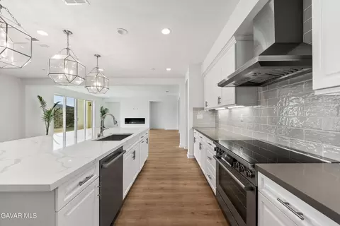 Kitchen - 39660 Nicholas Ct, Palmdale, CA 93551 photo 8 of 8