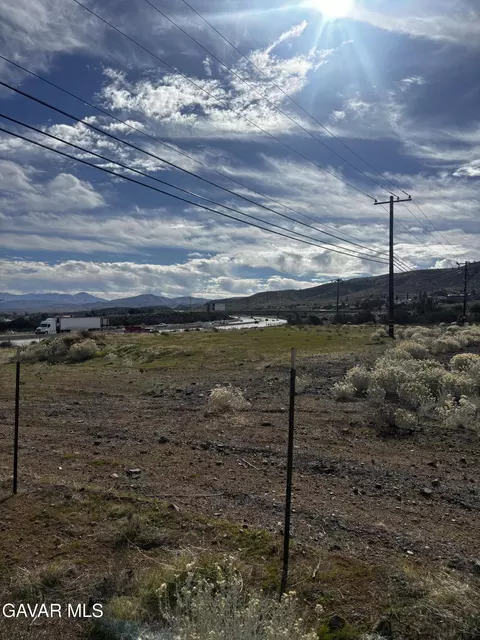 000 Vic Avenue S4 Av Fwy W, Palmdale, CA 93551