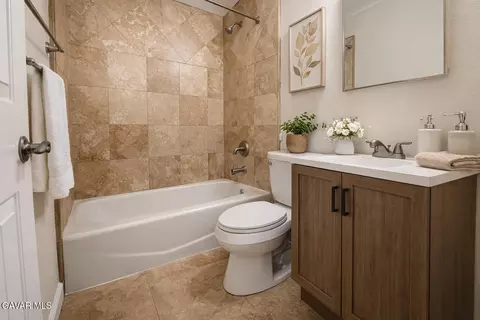 Bath - 333 Kildare St E, Lancaster, CA 93535 photo 1 of 2