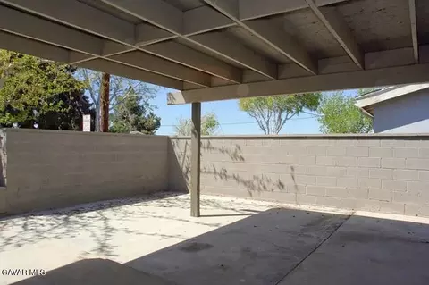 Exterior - 333 Kildare St E, Lancaster, CA 93535 photo 2 of 2