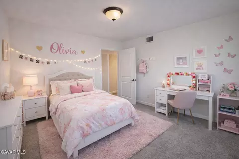 Bedroom - 333 Kildare St E, Lancaster, CA 93535 photo 7 of 8