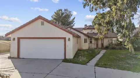 44105 Acacia St, Lancaster, CA 93535