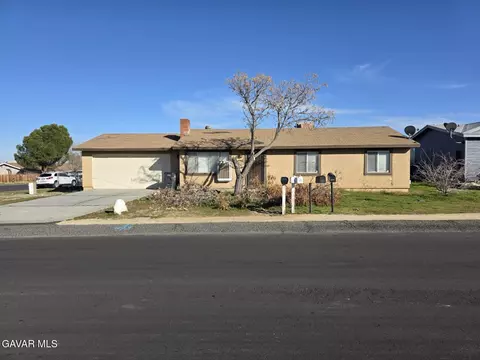40356 Ronar St, Palmdale, CA 93591