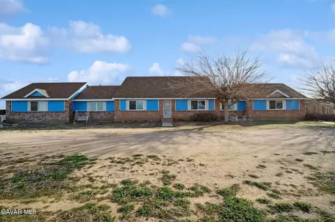 17050 Lancaster Rd, Lancaster, CA 93536