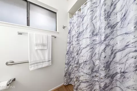 Bath - 43755 Sentry Ln, Lancaster, CA 93536 photo 2 of 4