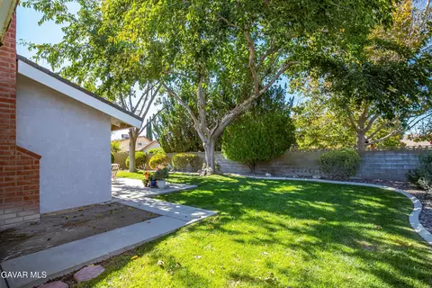 Exterior - 43755 Sentry Ln, Lancaster, CA 93536 photo 12 of 13