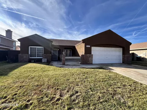 44227 63rd St W, Lancaster, CA 93536