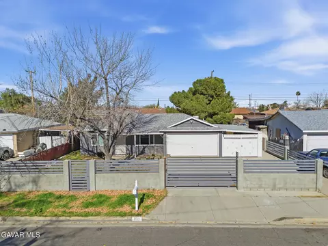 221 Avenue P2 E, Palmdale, CA 93550