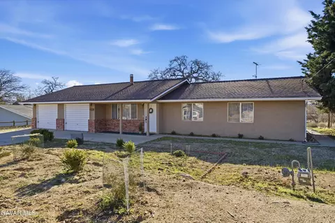 21312 Stage Dr, Tehachapi, CA 93561