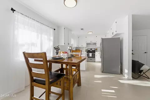 Dining - 21312 Stage Dr, Tehachapi, CA 93561 photo 1 of 2