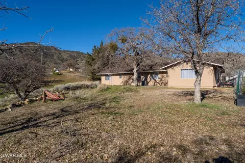 Exterior - 21312 Stage Dr, Tehachapi, CA 93561 photo 4 of 6