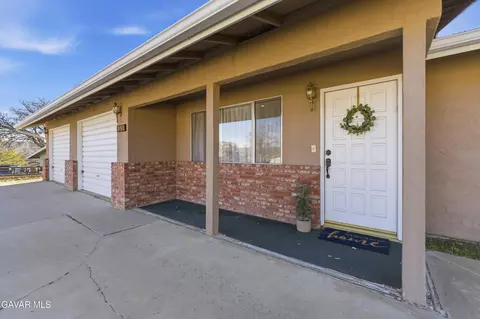 Exterior - 21312 Stage Dr, Tehachapi, CA 93561 photo 2 of 6