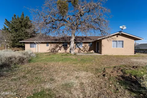 Exterior - 21312 Stage Dr, Tehachapi, CA 93561 photo 3 of 6