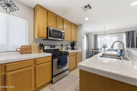 Kitchen - 1616 Thomas Dr, Lancaster, CA 93535 photo 2 of 2