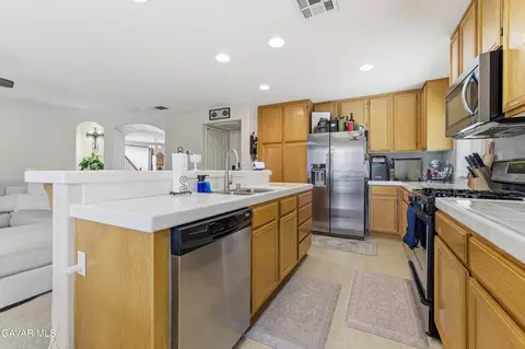 Kitchen - 1616 Thomas Dr, Lancaster, CA 93535 photo 1 of 2