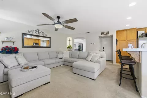 Living - 1616 Thomas Dr, Lancaster, CA 93535 photo 2 of 2