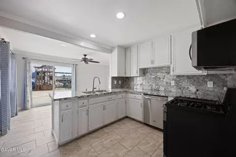2930 Acacia St, Rosamond, CA 93560