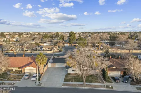 View/Area - 43860 Fenner Ave, Lancaster, CA 93536 photo 2 of 3