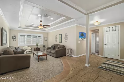 Entry Way - 43860 Fenner Ave, Lancaster, CA 93536 photo 1 of 2