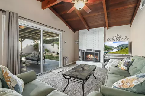 Living - 43860 Fenner Ave, Lancaster, CA 93536 photo 2 of 4