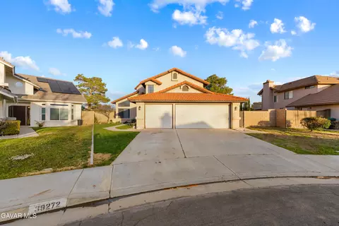 39272 Arrowhead Ct, Palmdale, CA 93551