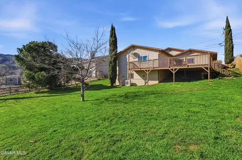 Exterior - 20812 Quail Springs Rd, Tehachapi, CA 93561 photo 2 of 9
