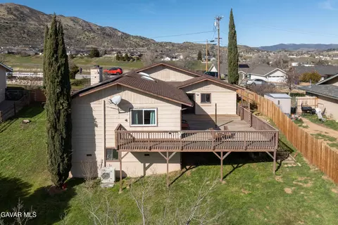 Exterior - 20812 Quail Springs Rd, Tehachapi, CA 93561 photo 7 of 9