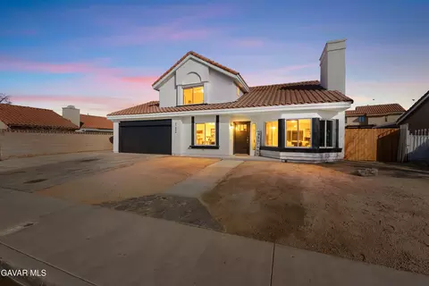 37634 Duffel St, Palmdale, CA 93552