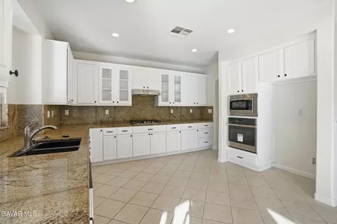 2134 Shellbark Ct, Palmdale, CA 93551 photo 14