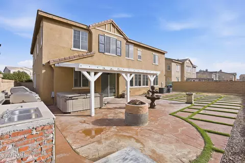 2134 Shellbark Ct, Palmdale, CA 93551 photo 2