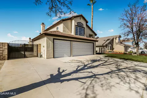 Exterior - 37717 49th St, Palmdale, CA 93552 photo 2 of 6