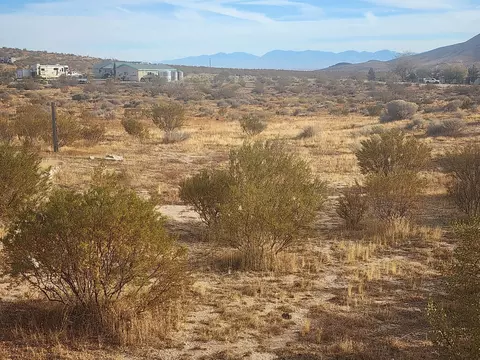 Dawn Rd Road, Rosamond, CA 93560