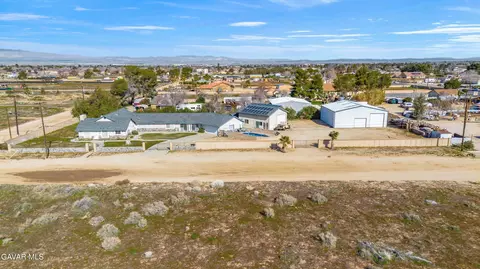 2051 Avenue L8 W, Quartz Hill, CA 93536