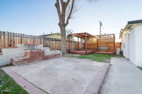 Exterior - 43308 18th St W, Lancaster, CA 93534 photo 4 of 5