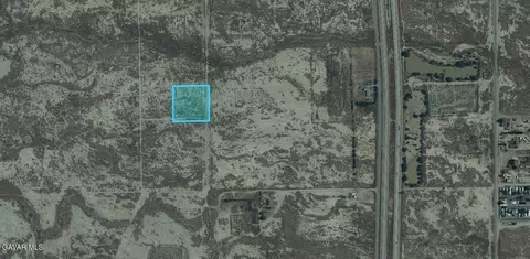25 Th St W St W, Rosamond, CA 93560 photo 3