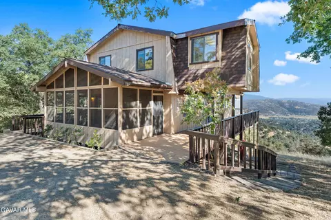 30131 Starland Dr, Tehachapi, CA 93561 photo 1