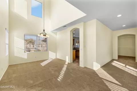 Entry Way - 41647 Palermo Ct, Lancaster, CA 93536 photo 2 of 4