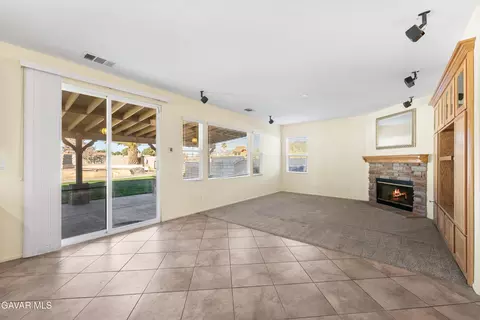 Living - 41647 Palermo Ct, Lancaster, CA 93536 photo 6 of 12