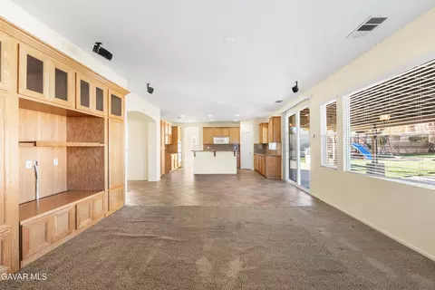Living - 41647 Palermo Ct, Lancaster, CA 93536 photo 9 of 12