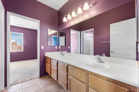 Bath - 41647 Palermo Ct, Lancaster, CA 93536 photo 6 of 12