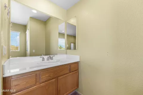 Bath - 41647 Palermo Ct, Lancaster, CA 93536 photo 11 of 12