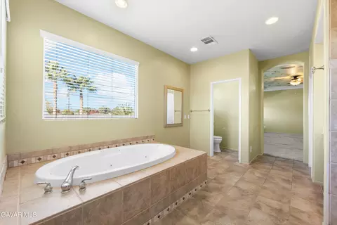 Bath - 41647 Palermo Ct, Lancaster, CA 93536 photo 12 of 12