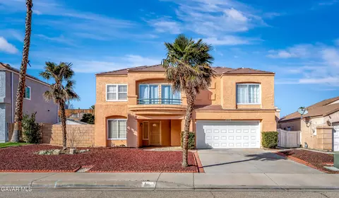 2611 Redington St, Palmdale, CA 93551