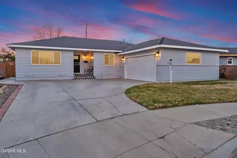 43851 Fern Ave, Lancaster, CA 93534