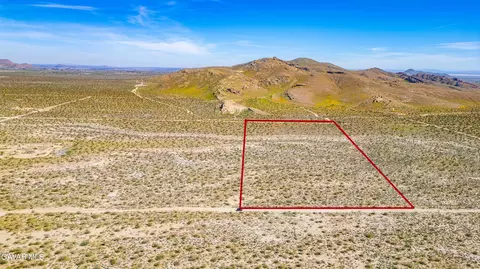 75 Th St W, Rosamond, CA 93560 photo 5