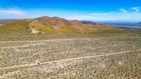 75 Th St W, Rosamond, CA 93560 photo 2
