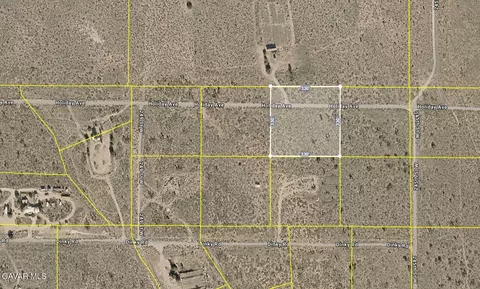 24800 Holiday Ave, Rosamond, CA 93560