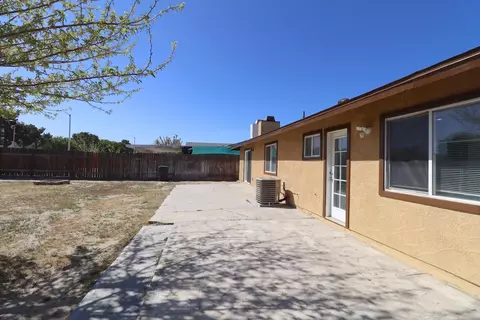 Exterior - 37334 E 55th St, Palmdale, CA 93552 photo 7 of 7