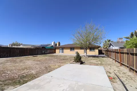 Exterior - 37334 E 55th St, Palmdale, CA 93552 photo 6 of 7