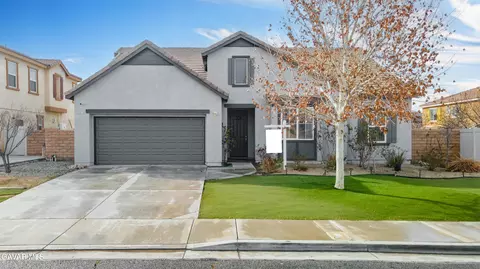 37757 Sabra Ln, Palmdale, CA 93552